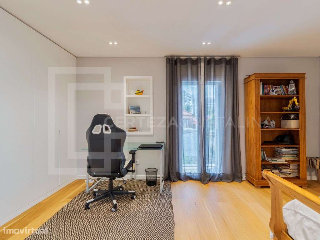 Moradia de Charme com Design Contemporâneo e Espaço Exterior | Cent...-18