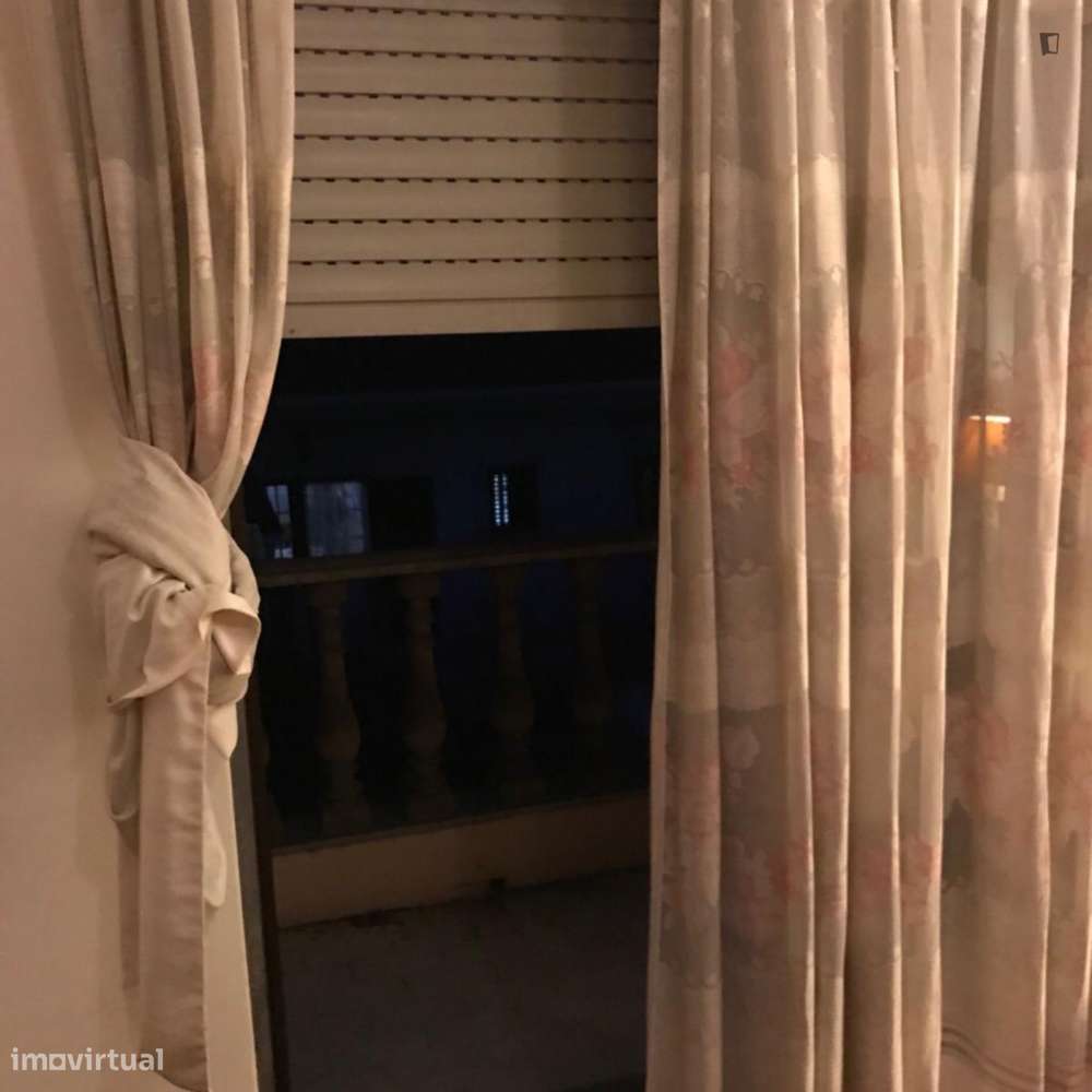 Quarto - localizado em Lisbon - Grande imagem: 4/7