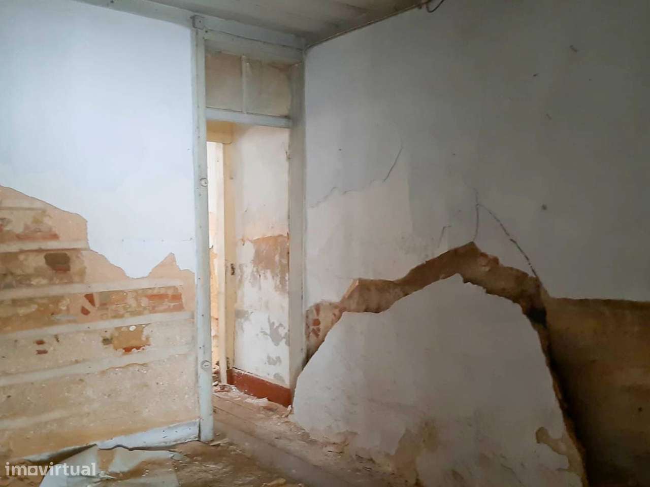 Prédio c/ Duas Frentes e Excelente Exposição Solar - Grande imagem: 5/8