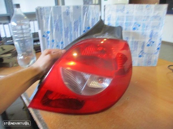 Farol Tras 89035080 RENAULT CLIO 3 FASE 1 2011 1.5DCI 70CV 5P BRANCO Drt VALEO - 1