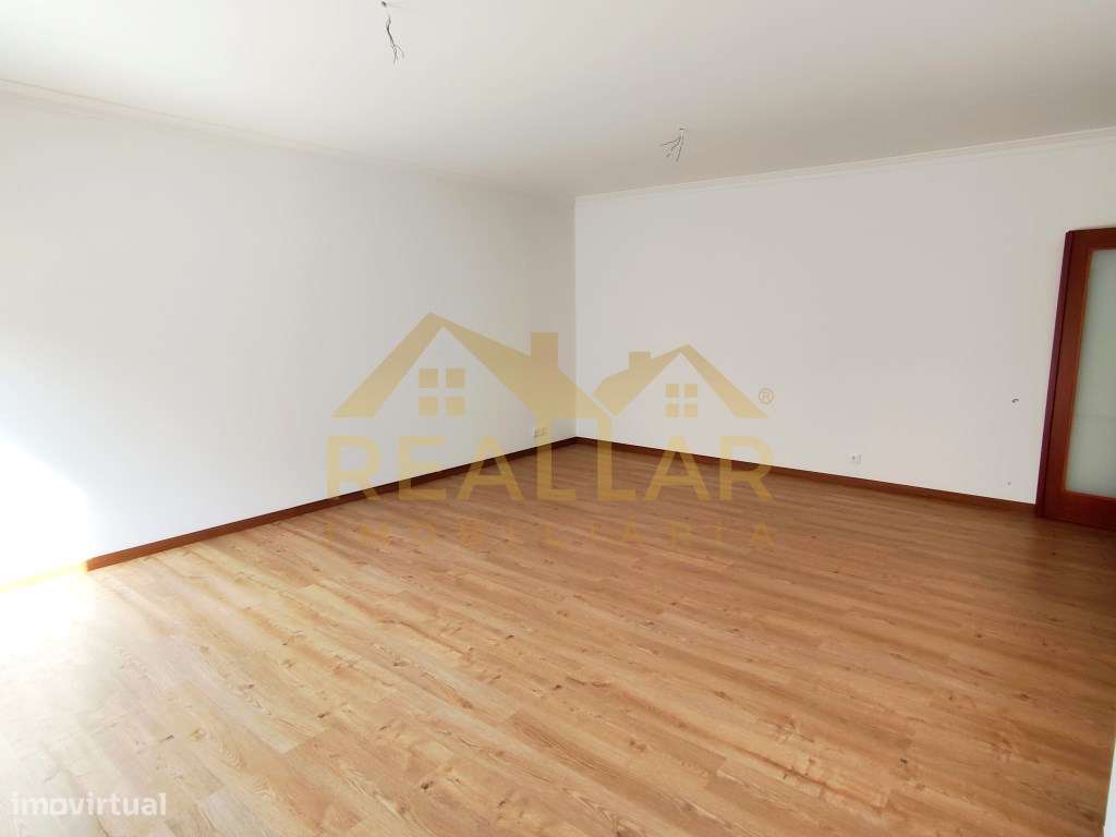 Excelente apartamento T3 com garagem e elevador - Grande imagem: 5/21