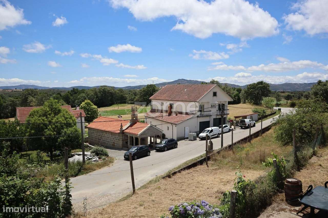 Quinta em Montalegre (cinco quartos e duas caas de banho-21