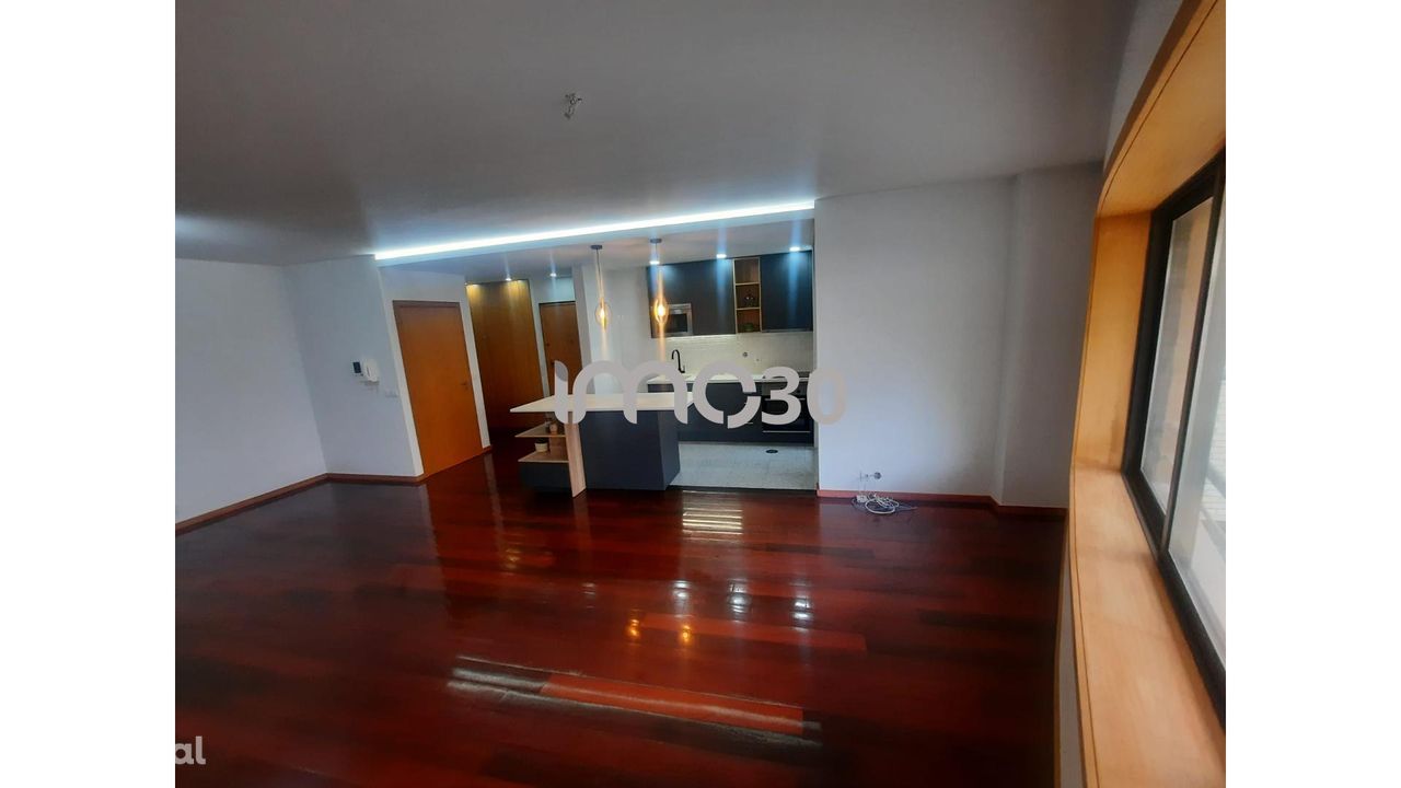 Apartamento T4 Rio Tinto / junto Metro