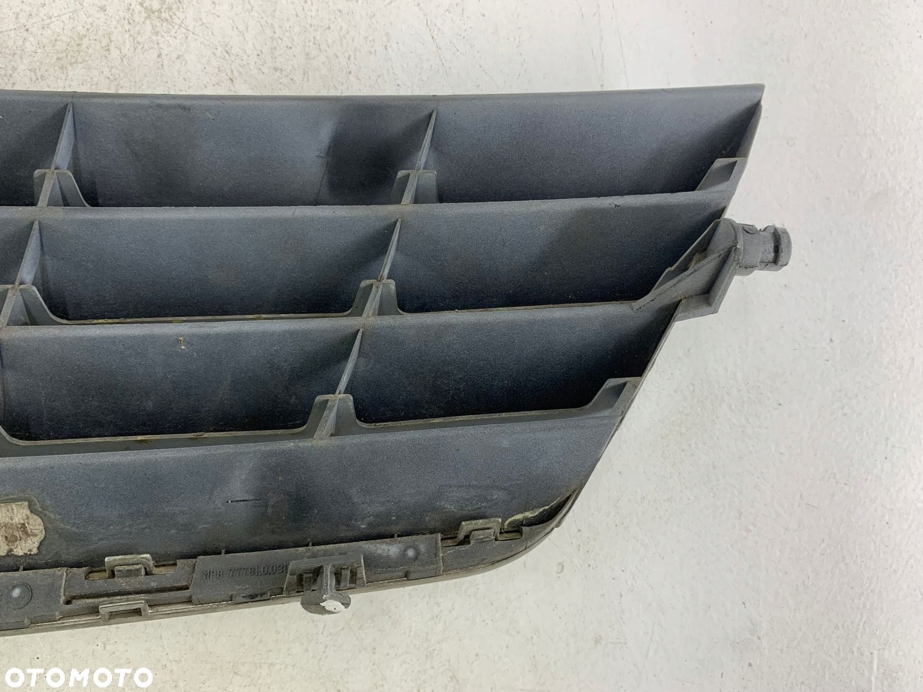 MERCEDES W203 COUPE GRILL ATRAPA A2038800383 CHROM - 6
