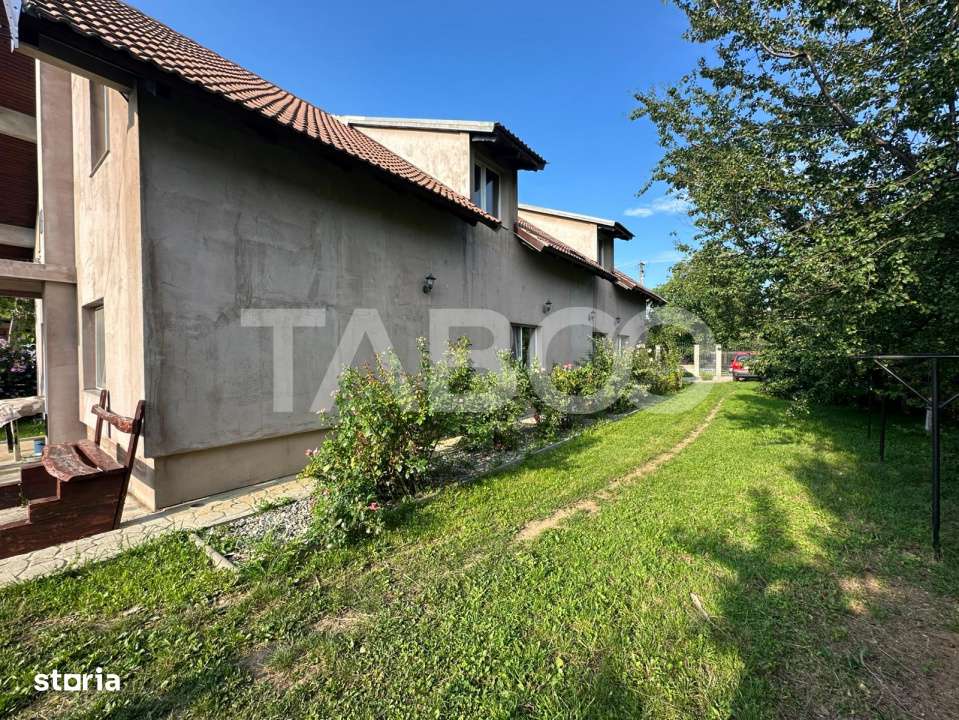 Casa noua 3 camere 300 mp anexe teren liber 1550 mp Margineni - Imagine principală: 4/16