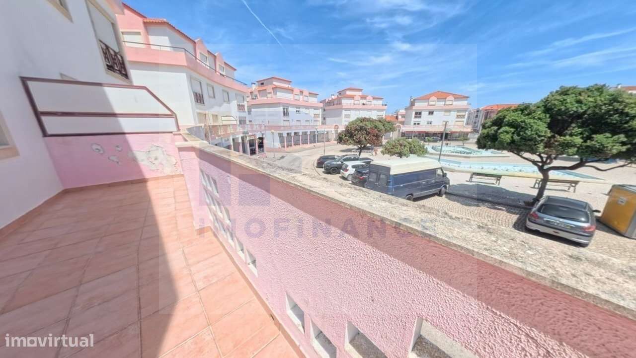 Excelente Apartamento T2, segunda linha de mar-19