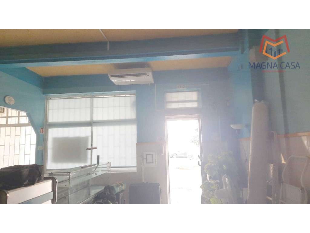 ESPAÇO COMERCIAL / LOJA, em ótimo estado, para ARRENDAMENTO em Alto... - Grande imagem: 4/4