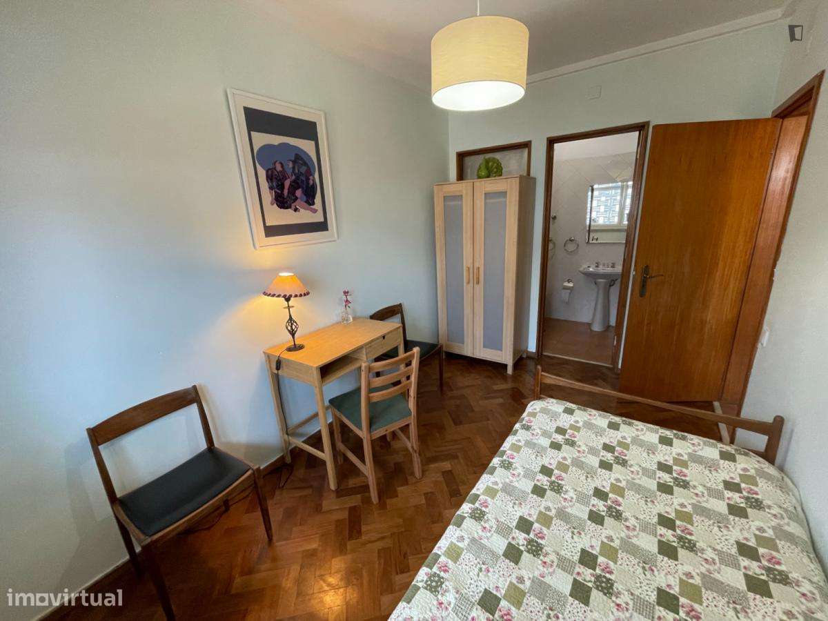 Quarto - localizado em Estoril Lisbon - Grande imagem: 4/8