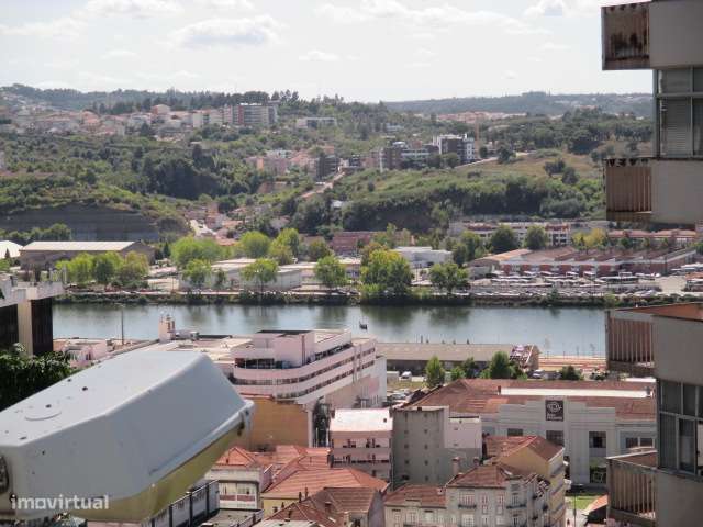 Apartamento T4 na Alameda da Conchada-17