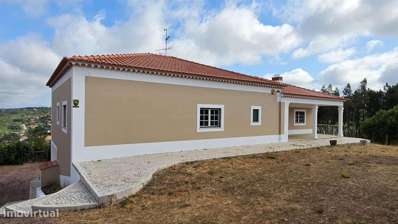 Excelente Moradia T3 com Vista Panorâmica sobre a Albufeira do Castel-5