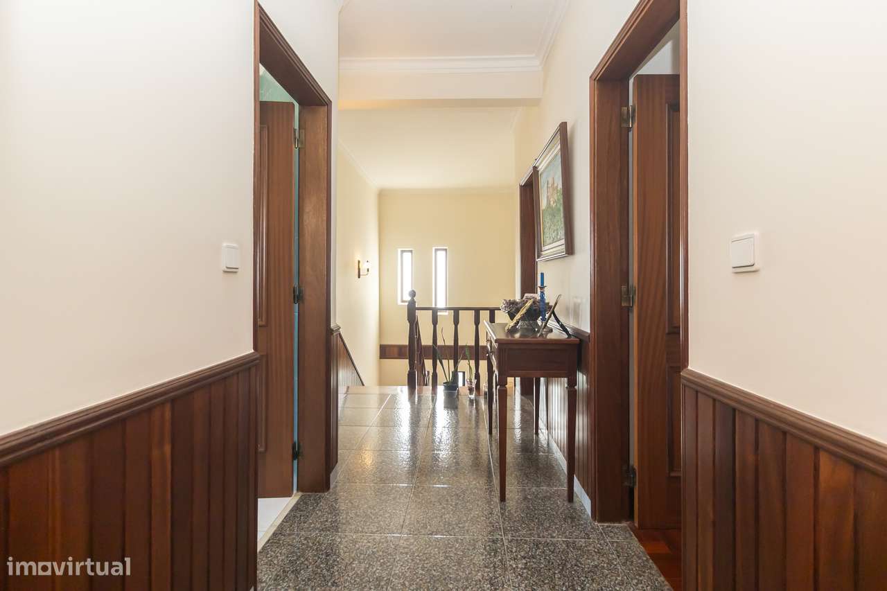 Moradia T5 isolada, Garagem , Quinta Charnequinha-27