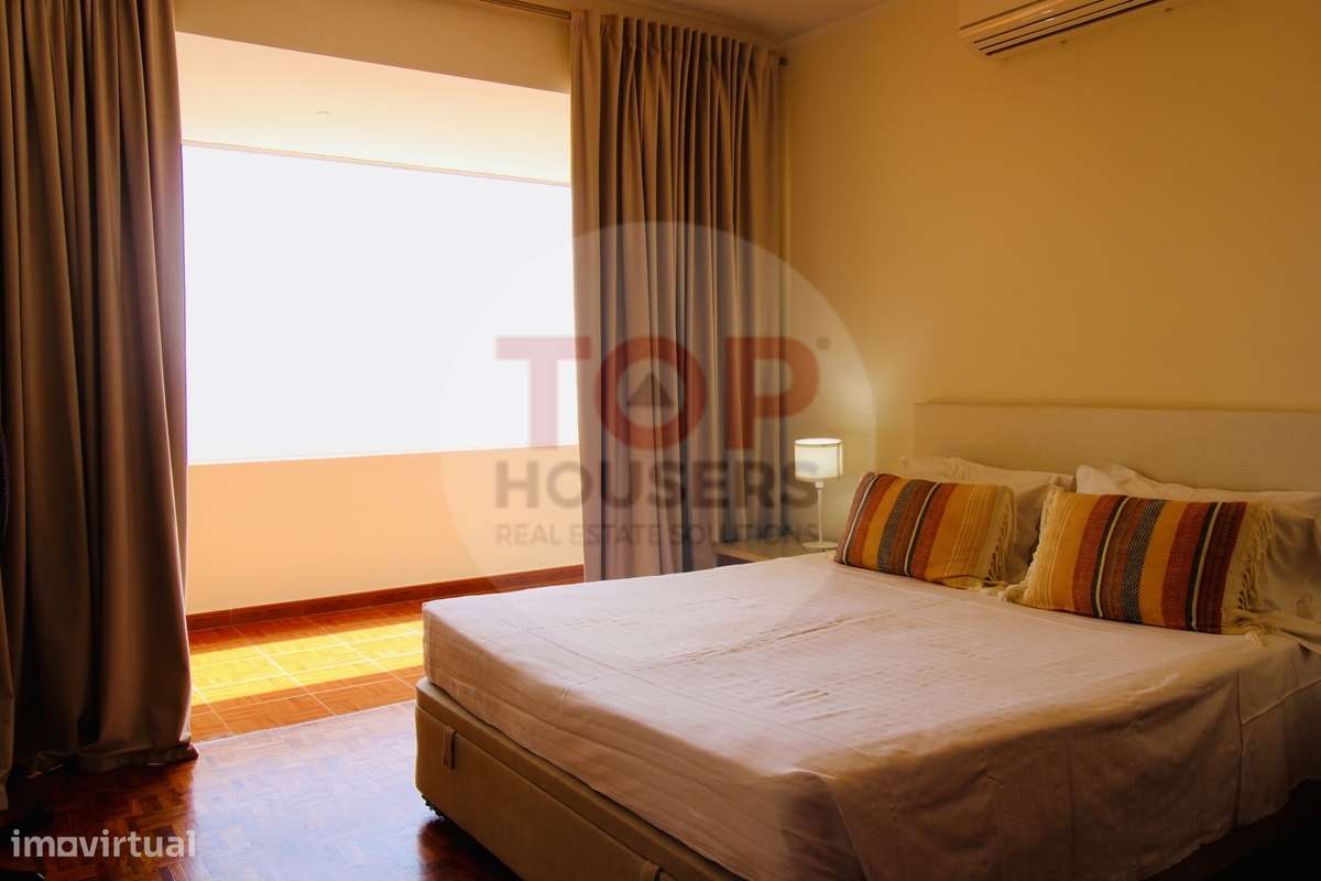 Viva o privilégio de estar na 1ª linha de Mar em Quarteira!-18