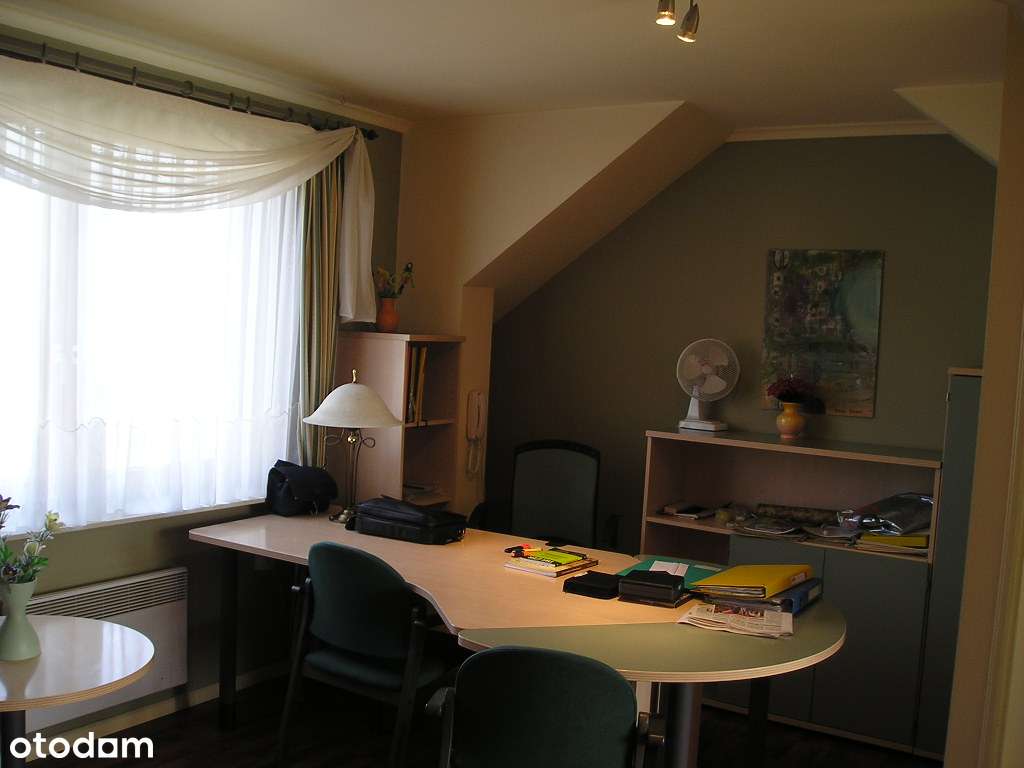 Przestronny dom z balkonem i dużym ogrodem - Pełny obrazek: 3/12