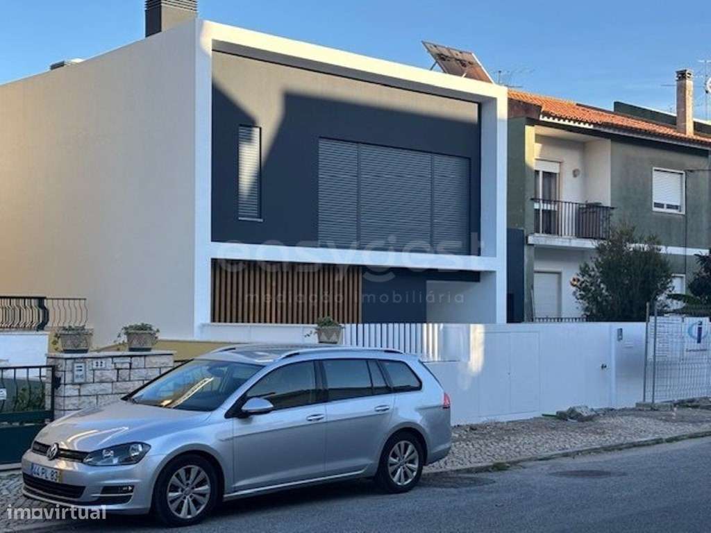 Moradia T9 isolada com piscina e barbecue - Loures - Grande imagem: 3/15