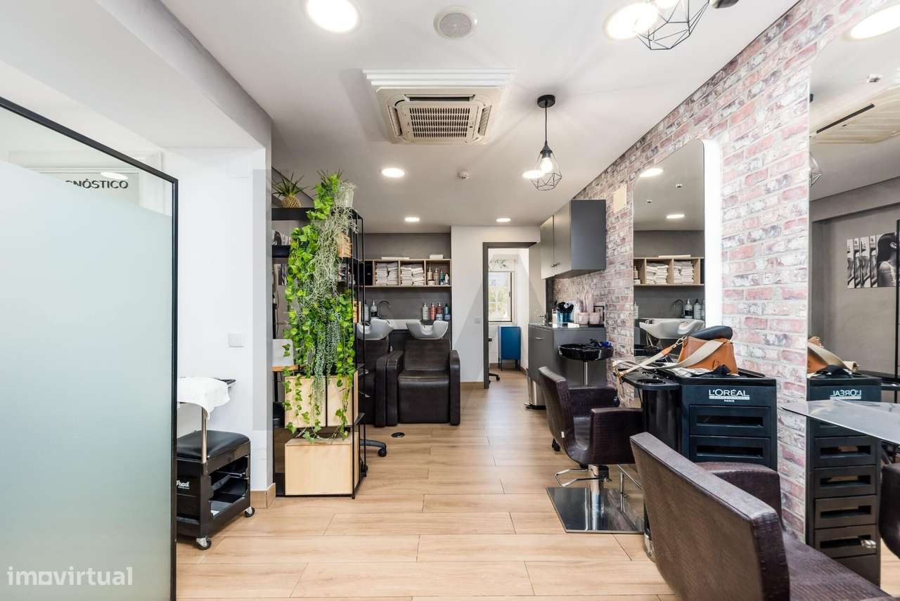 Loja com negócio de cabeleireiro no Estoril – 78 m2 - Totalmente equip - Grande imagem: 5/19