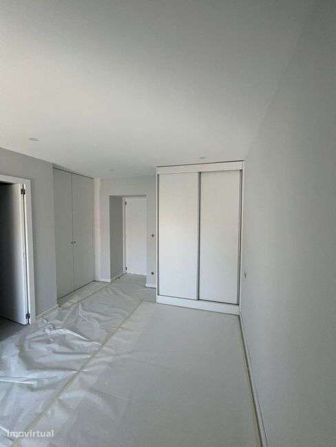 APARTAMENTO T1 NOVO EM AMARES-4