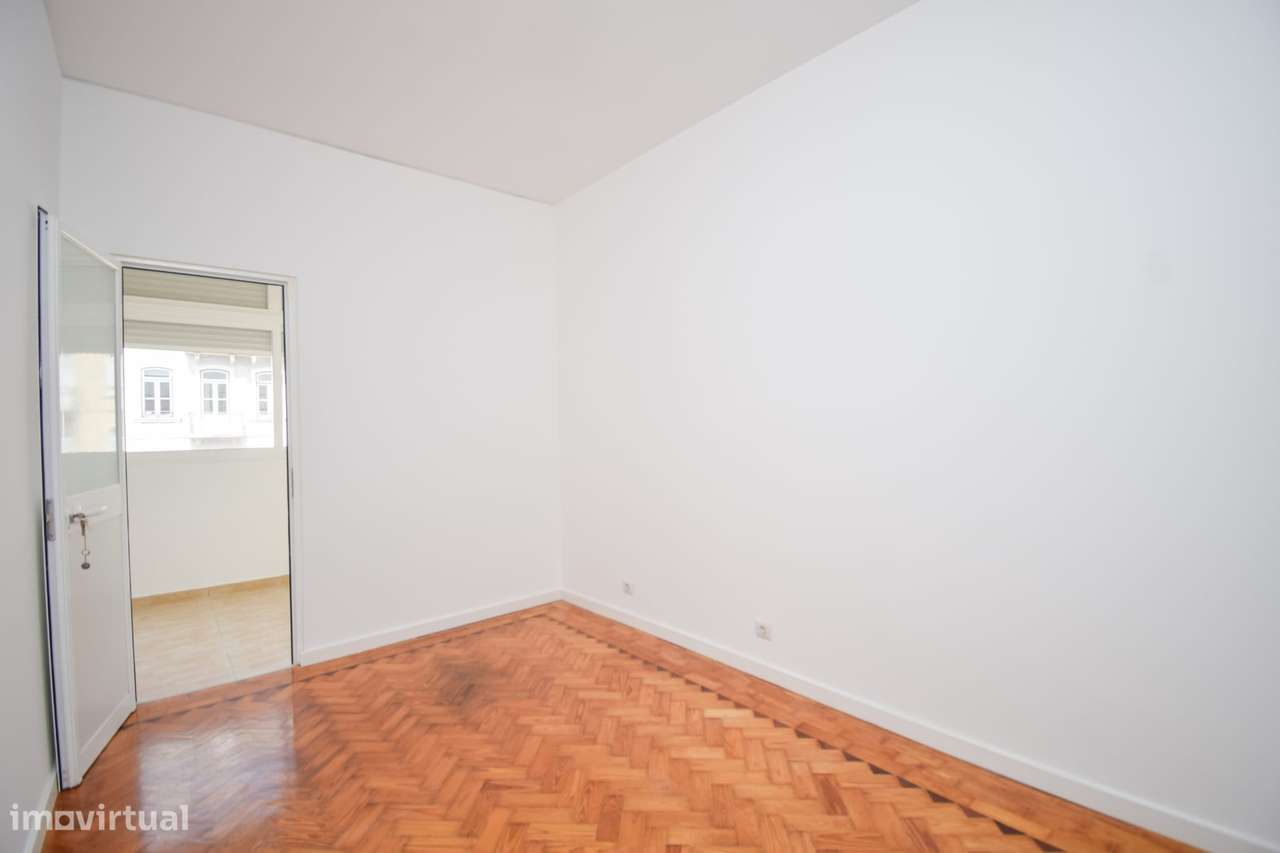 Apartamento T2 à venda em Lisboa-5