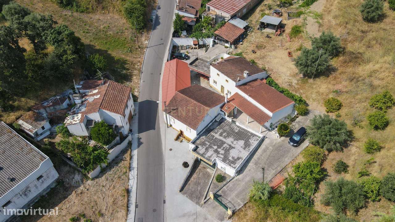 Moradia T2 com Terreno 7600m2 em Tomar-36