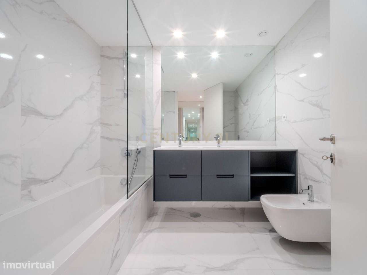 Apartamento T3 de Luxo em Condomínio Privado com Piscina, Padel e Giná-19