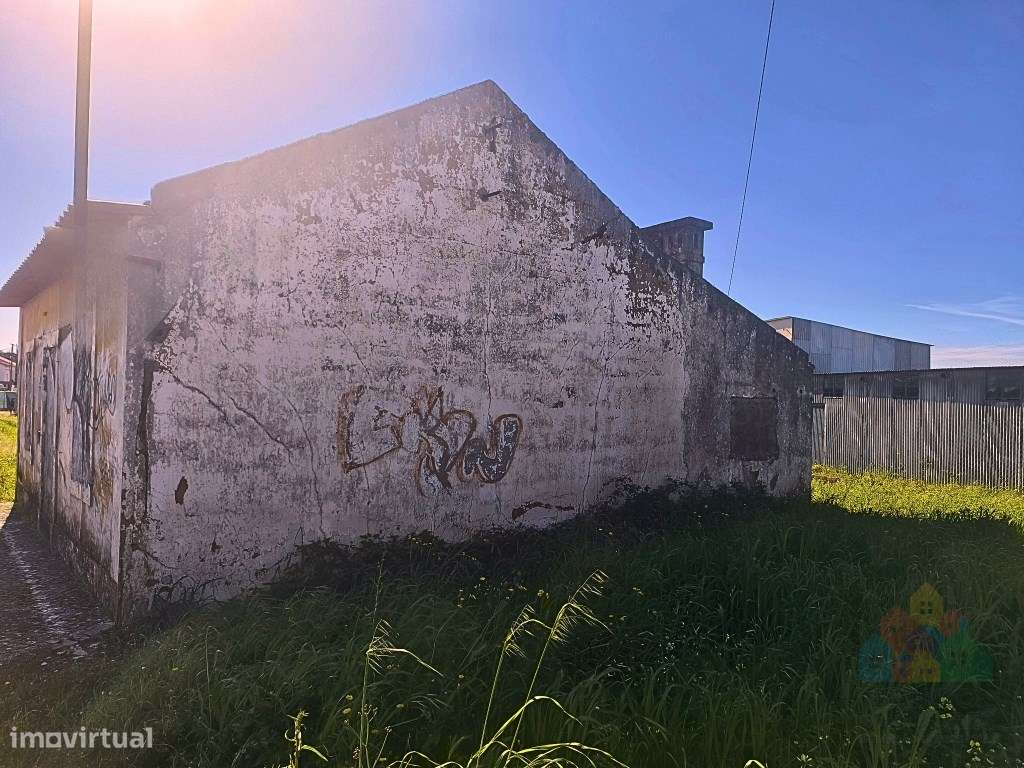 Moradia com terreno junto estação ferroviária- Entroncamento - Grande imagem: 3/12