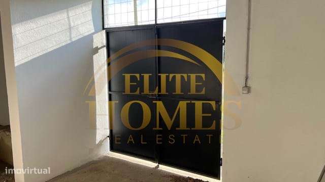 Armazém para venda na Quinta do Anjo.-22