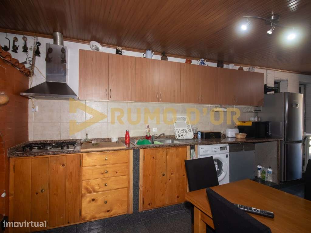 Moradia T3 +1 com Excelente Espaço e Tradição no Tojal - Alenquer-5