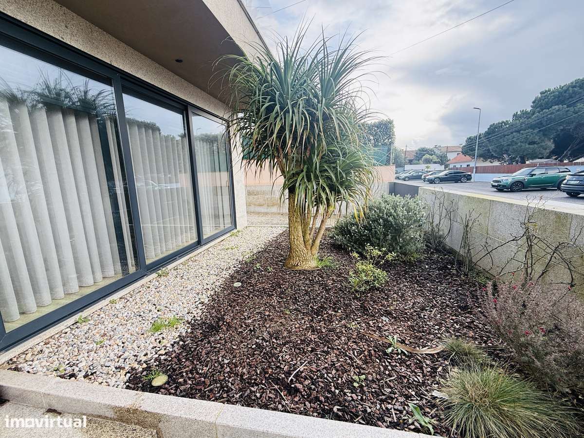 Moradia 3 frentes 200m praia-19