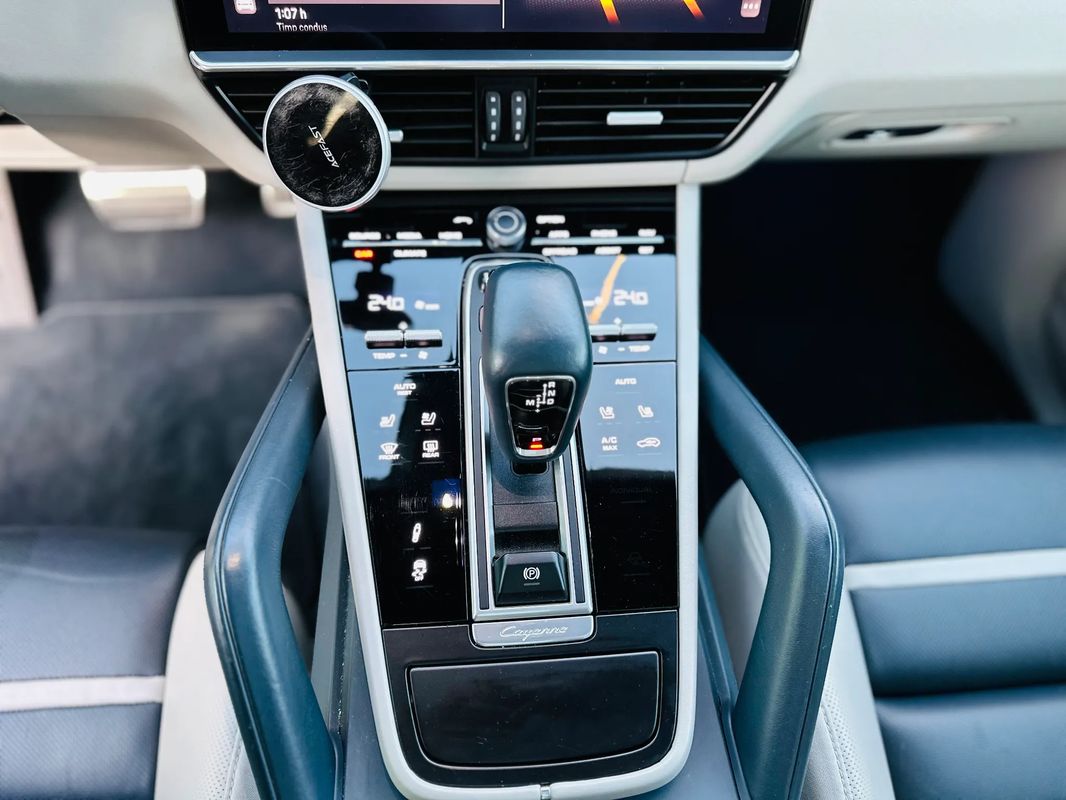 Porsche Cayenne Coupe GTS Tiptronic S - 8