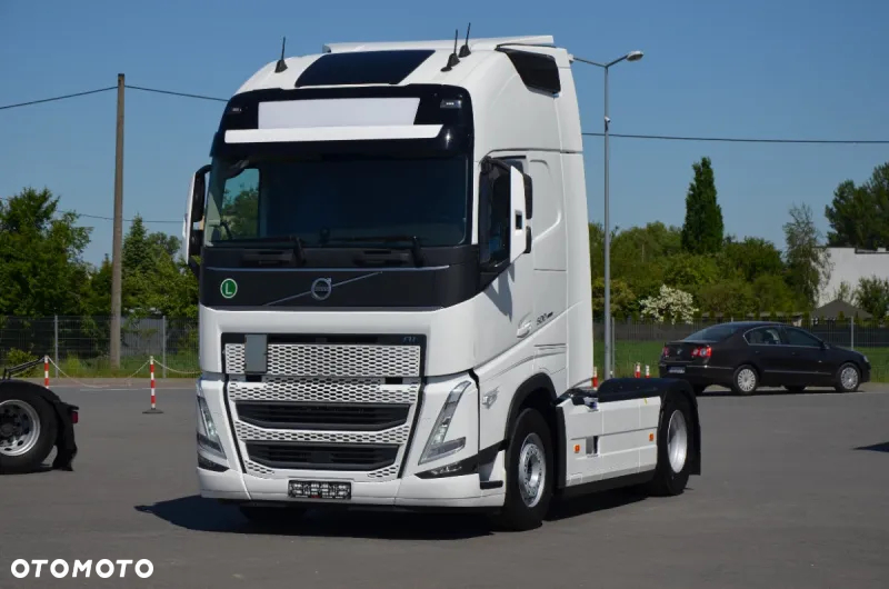 Volvo FH 500 XL 2023r FULL LED KLIMA P. ACC NAVI TV DE 751 - 2