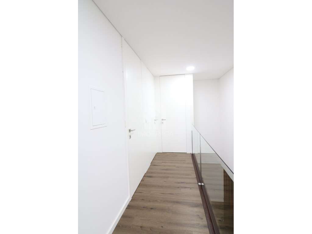 Venda Moradia Geminada T3, em Esporões, Braga-10