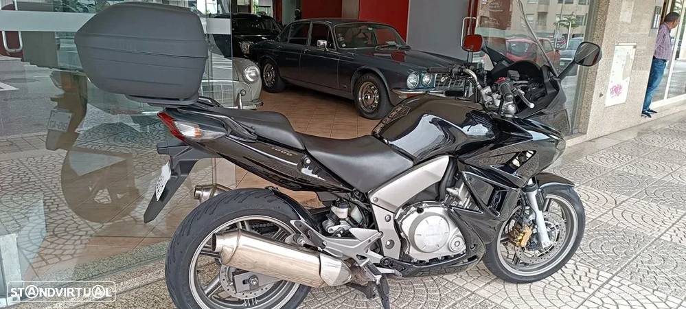 Honda CBF - 10