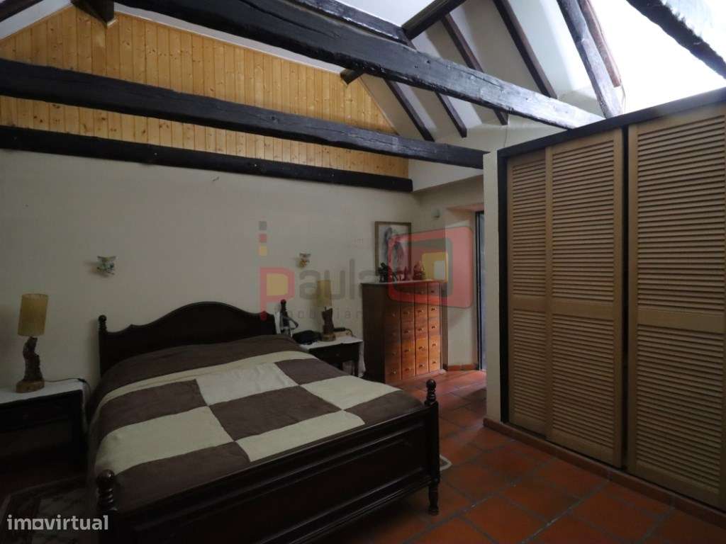 TERRENO COM CASAS - SARILHOS GRANDES-25