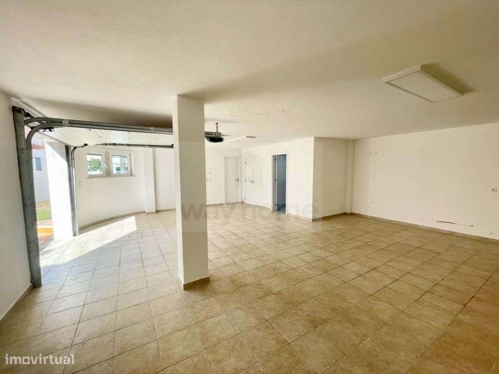 Moradia T4 | Remodelada | Vista de mar | Ericeira-25