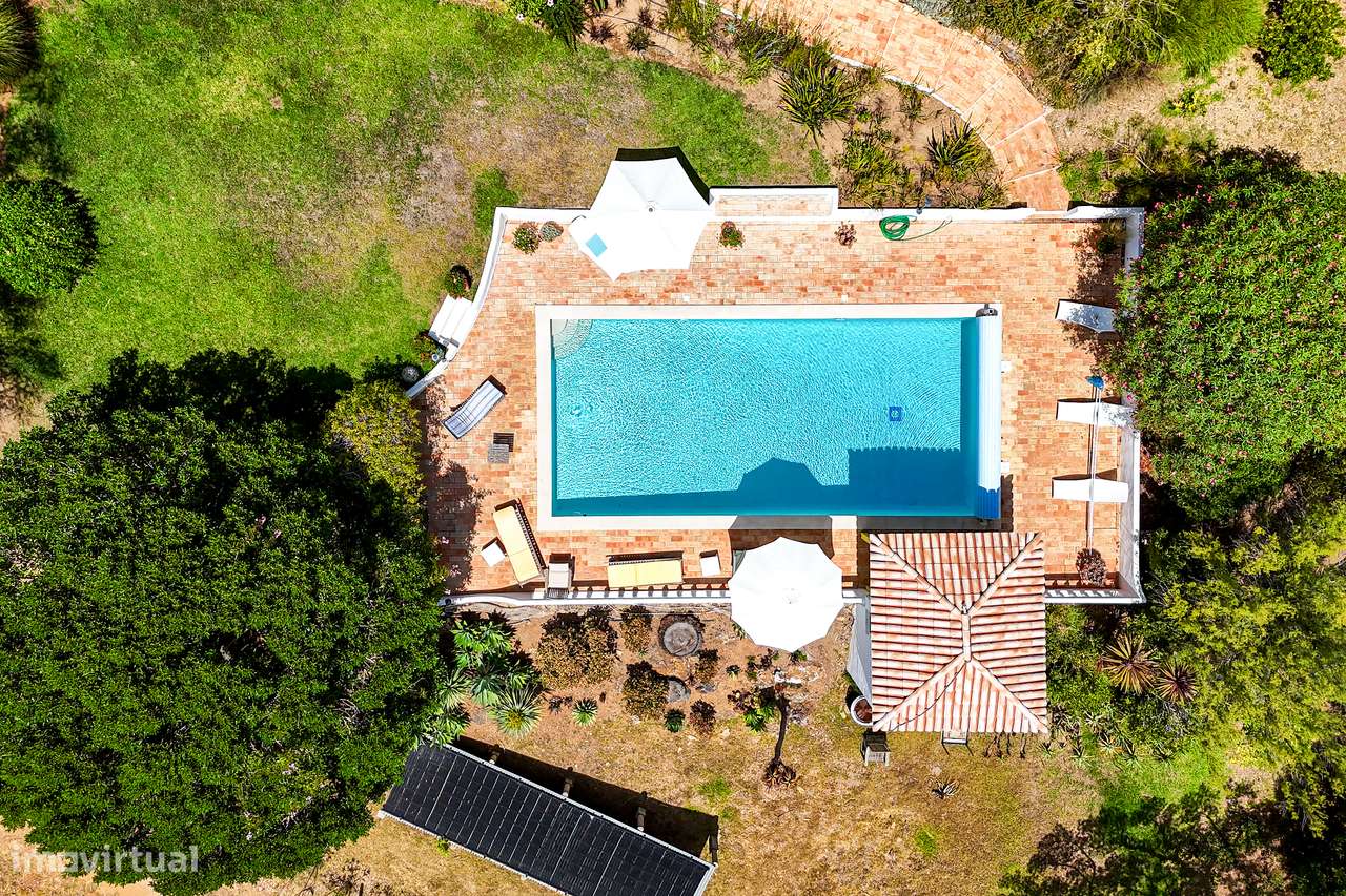 Refúgio no campo com 17 hectares nas colinas a norte de Lagos.-42