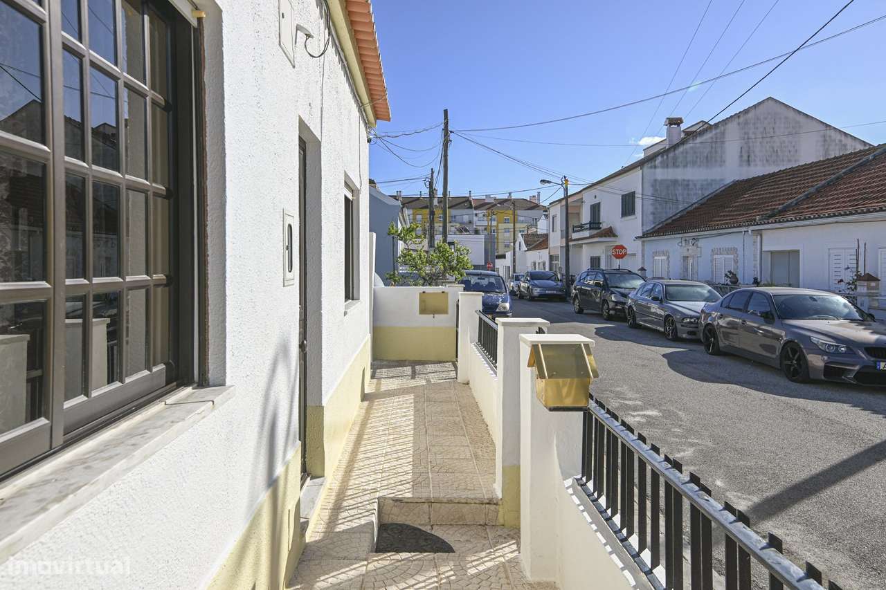 Moradia T2+1, c/ Garagem, Bairro do Areias – Montijo-5