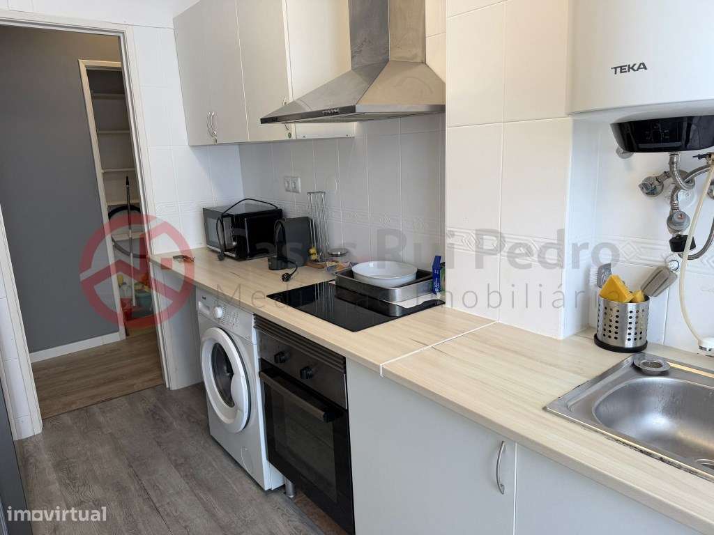 Apartamento T4 remodelado, a 5 minutos do metro do Laranjeiro, Almada - Grande imagem: 3/34