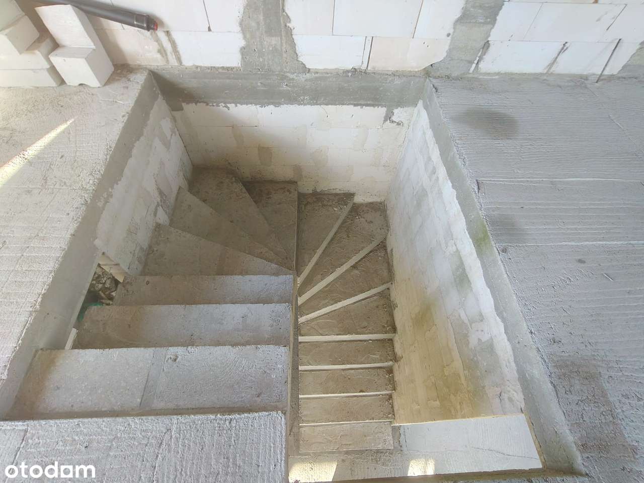 Dom Wolnostojący w Spokojnym Miejscu-13