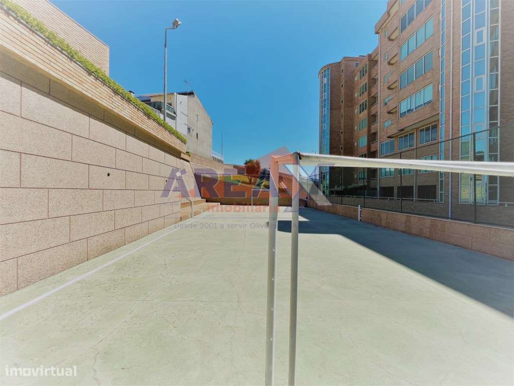 Apartamento T4 de Prestígio | Condomínio Fechado |-18