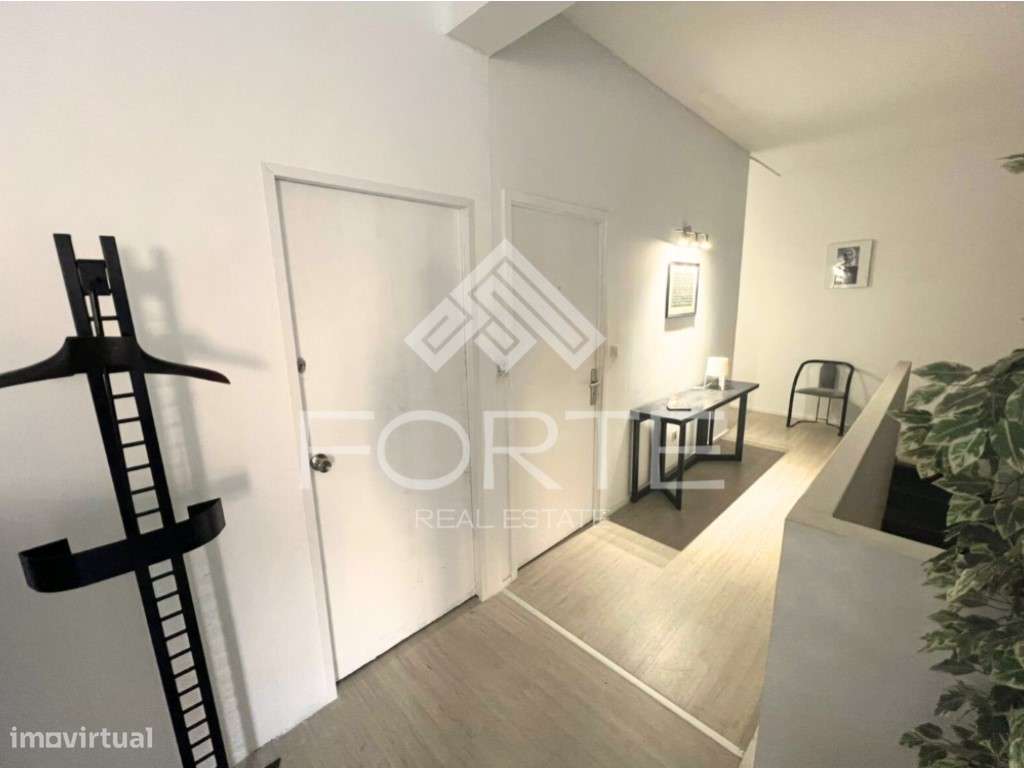 Espaço Comercial c/ armazém-1