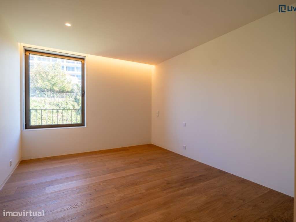 Espetacular T3 com 500m2 e vistas-19