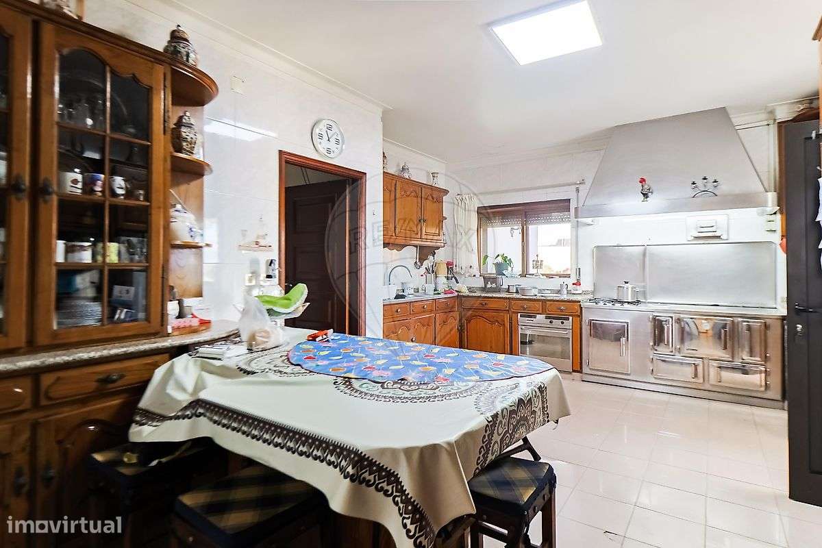 Moradia T5 para venda-18