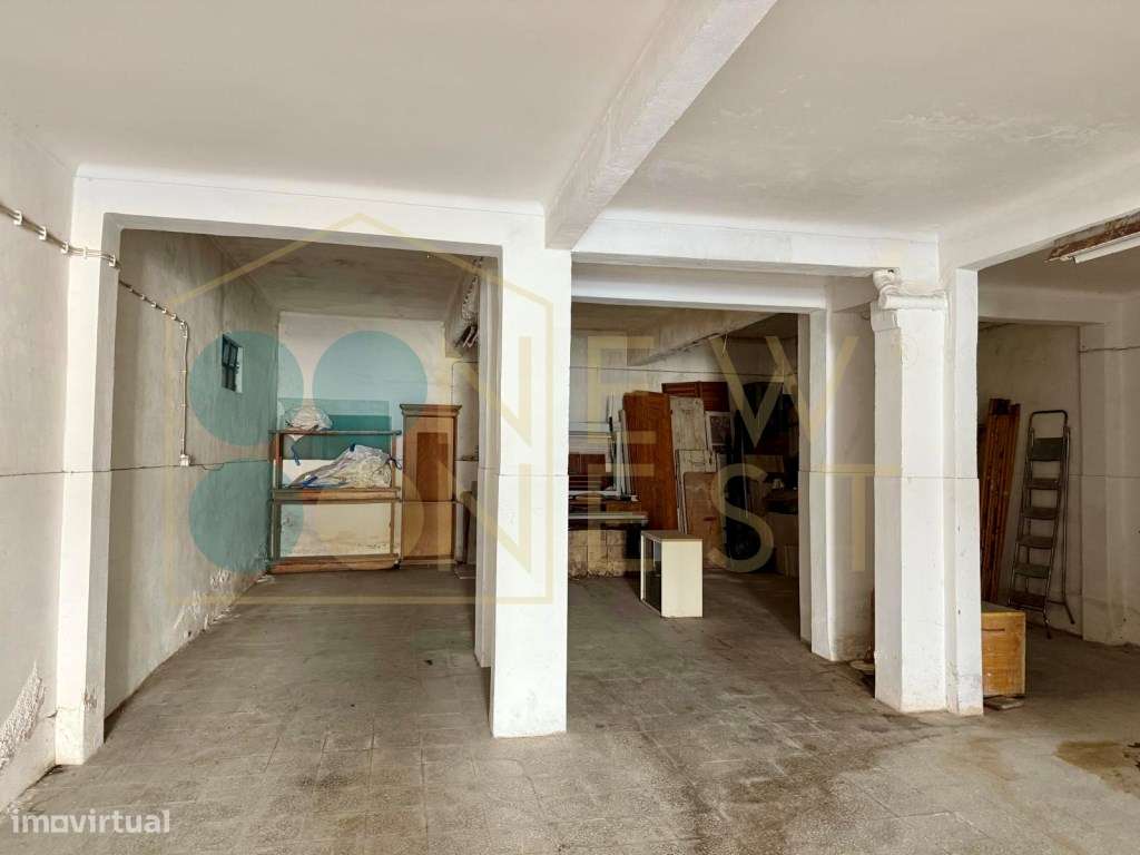Garagem / Armazém na Camarinha com casa de banho | Setúbal-5