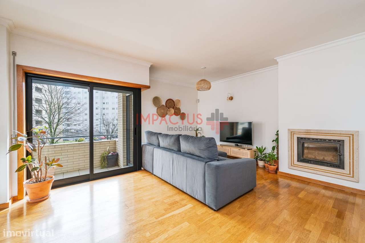 Apartamento T3 com lugar de garagem e arrumos - Grande imagem: 2/32