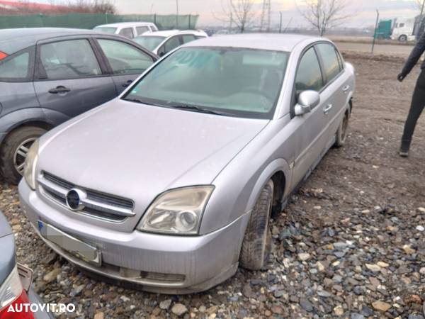 Dezmembram Opel Vectra C, 2004, 1.9 Diesel, 120 cp, cutie manuala 5 trepte - 1