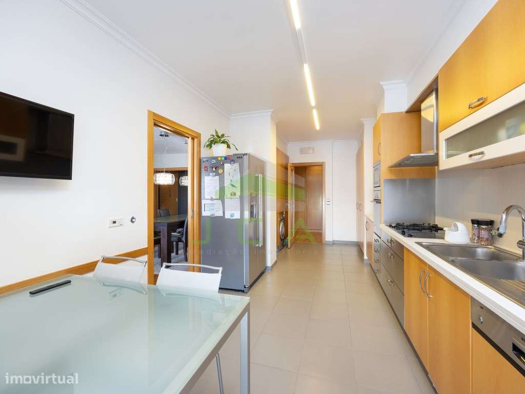 Apartamento T4 no condomínio fechado 'Gardens Prestige'-12