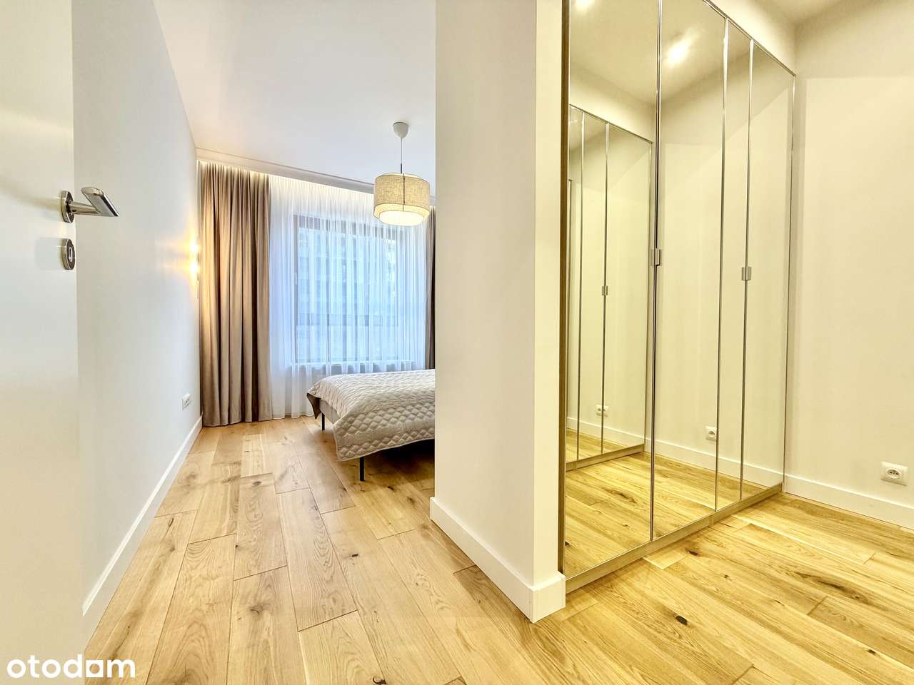 Komfortowy, wykończony apartament z garażem przy Rondzie Daszyńskiego-10