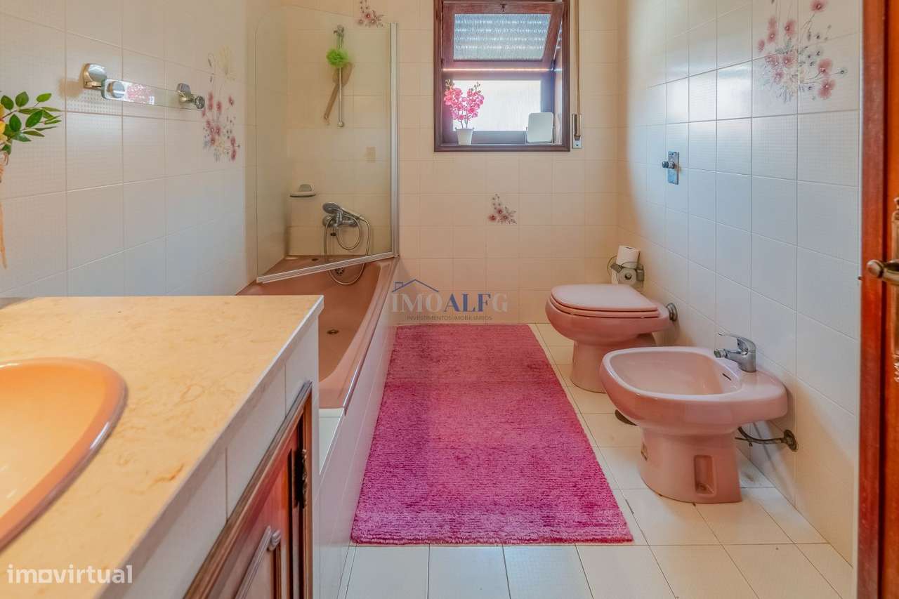 Moradia T5 em Santa Joana perto do centro de Aveiro-12