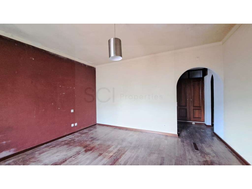 Moradia T3 +1 independente com garagem e piscina em Sesimbra-18