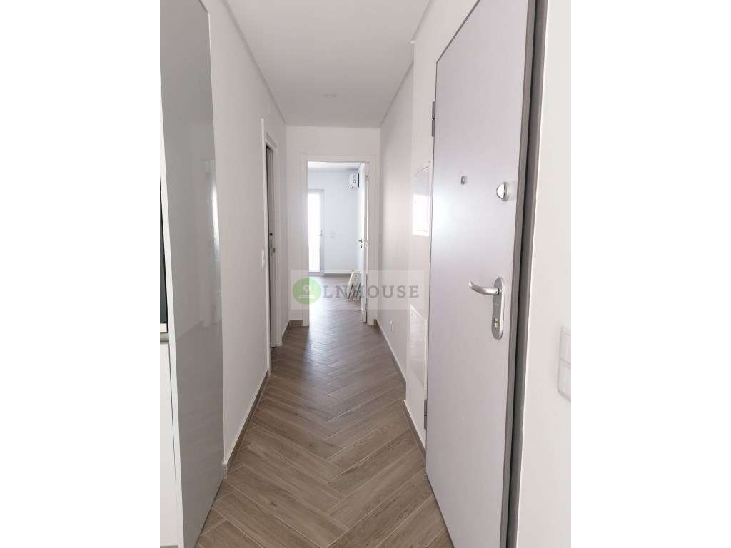 Apartamento de tipologia T1 novo a 250 m da praia de Monte Gordo.-14