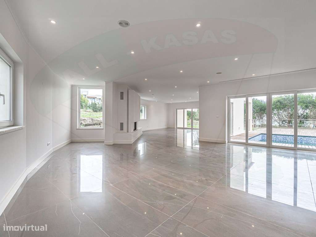 Elegante Moradia T4 - Piscina, Spa, Ginásio, Jardim - Belas Club Campo - Grande imagem: 4/37